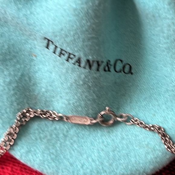 Tiffany infinity knot necklace - Picture 4 of 4